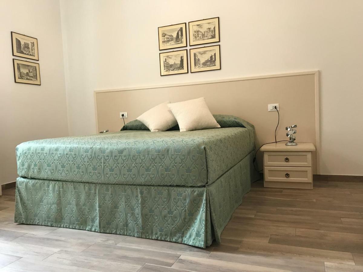 Guest House In Piazza 볼로냐 외부 사진